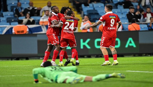 Sivasspor, geriye düştüğü maçta 3 puanı aldı