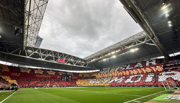 Galatasaray taraftarından Fenerbahçe maçına özel koreografi