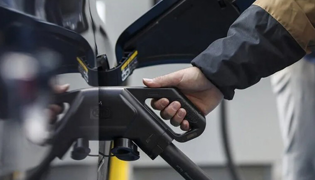 Elektriklide menzil yarışı hızlandı