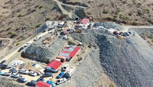 Elazığ'da maden ocağında göçük: Göçük altındaki iki işçi kurtarıldı