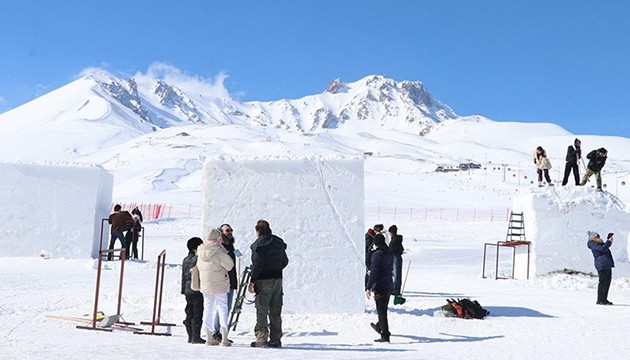 Erciyes'teki karlar sanat eserine dönüştü