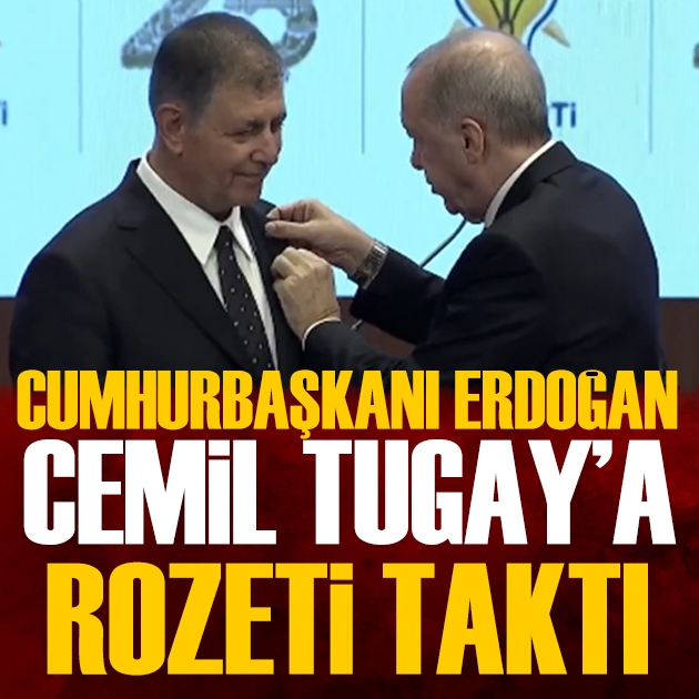Cumhurbaşkanı Erdoğan, Cemil Tugay'a rozetini taktı