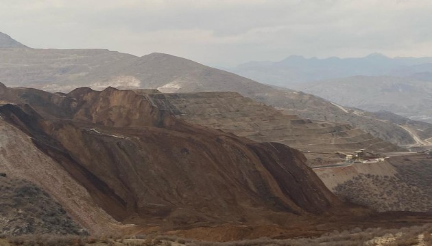 Sabırlı Deresi'nin Fırat Nehri'ne ulaştığı menfezin kapakları kapatıldı