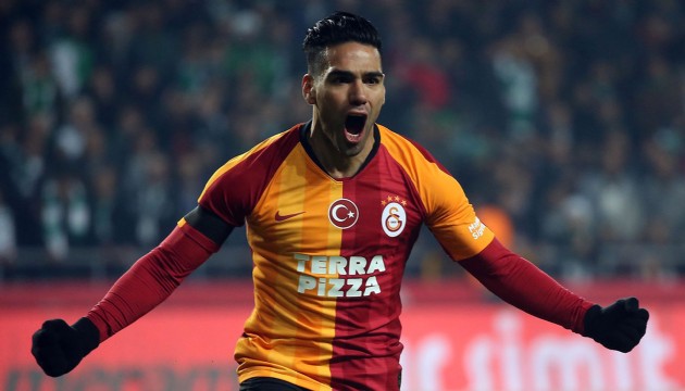 Falcao kupasız veda etti