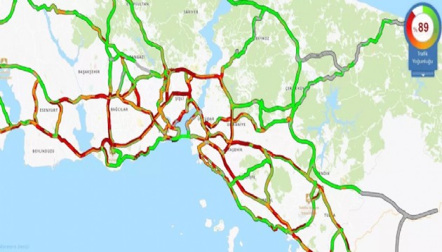 İstanbul'da trafik kilit noktasına geldi! Yoğunluk yüzde 90'a dayandı