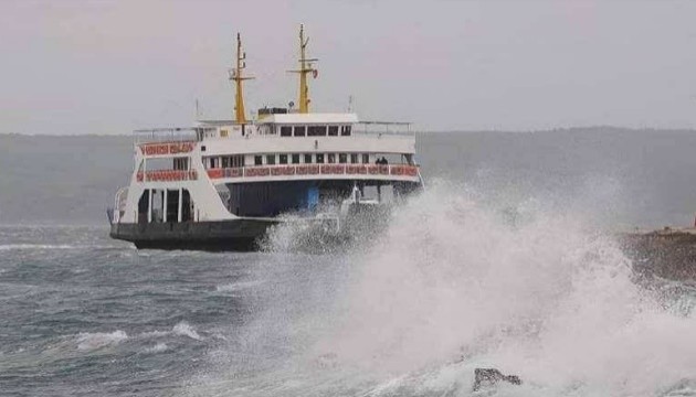 Bozcaada'da feribot seferleri iptal!