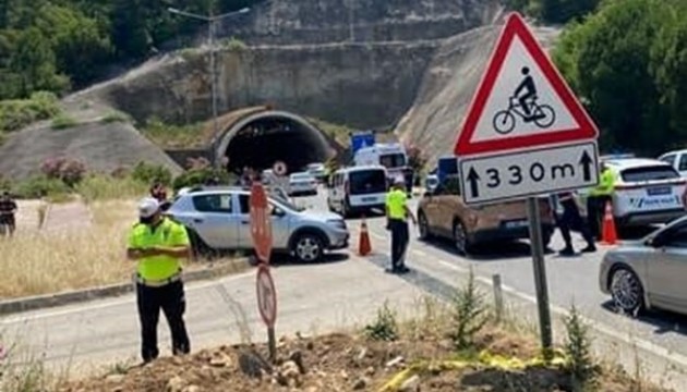 Antalya'da feci kaza: 2 ölü, 4 yaralı