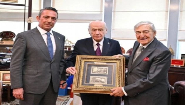 Koç ailesinden Bahçeli'ye anlamlı hediye