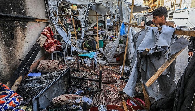 İsrail, Gazze'de çadırları hedef aldı