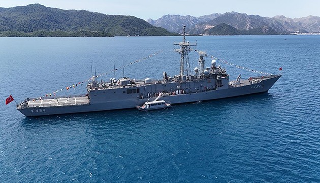 Vatandaşlar dev gemileri ziyaret etti