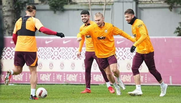 Galatasaray'da derbi mesaisi devam ediyor