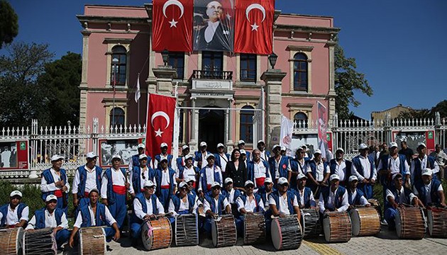 Tarihi Kırkpınar Yağlı Güreşleri başladı