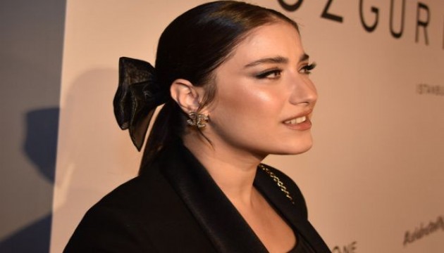 Hazal Kaya'dan dikkat çeken paylaşım!