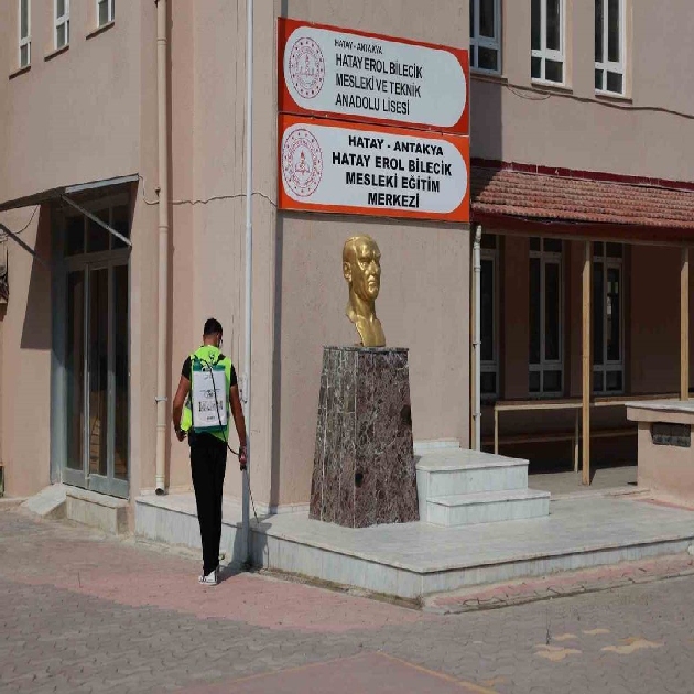 Hatay Belediyesi, okullarda haşere ve vektörle mücadele başlattı