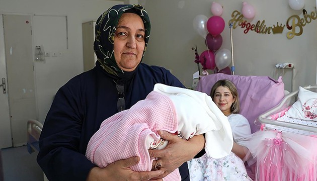 42 yıldır annelik sevinci yaşatıyor