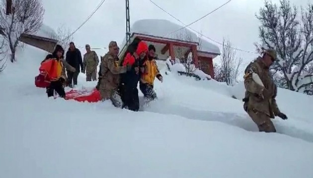 Yürüyerek hayat kurtardılar