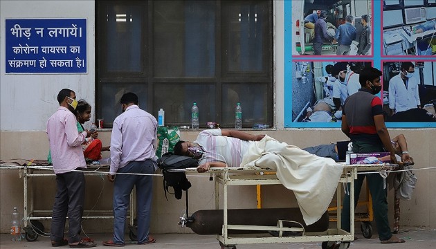 Hindistan'da koronavirüs kaynaklı ölümler artıyor