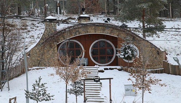 Sivas'taki 'Hobbit Evleri' kara büründü