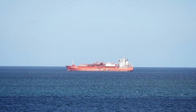 Gözler Hürmüz Boğazı'nda