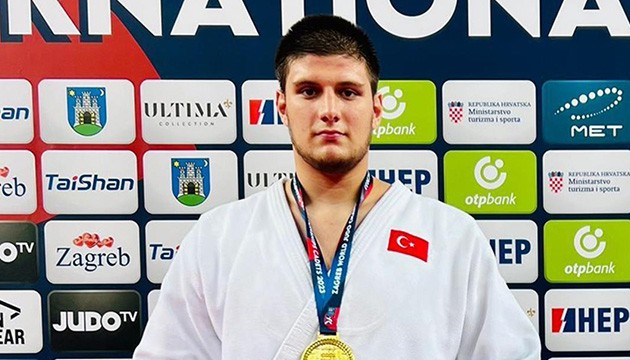 İbrahim Tataroğlu Paris'te son 16’da