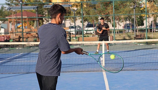 Iğdır'ın tenisçileri artık en iyi ligde