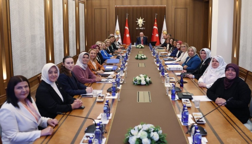 Foça Belediyesi AK Parti'ye geçti