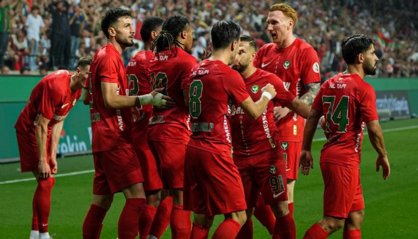 Amedspor'dan tarihi galibiyet: Başakşehir'e gol yağdırdılar