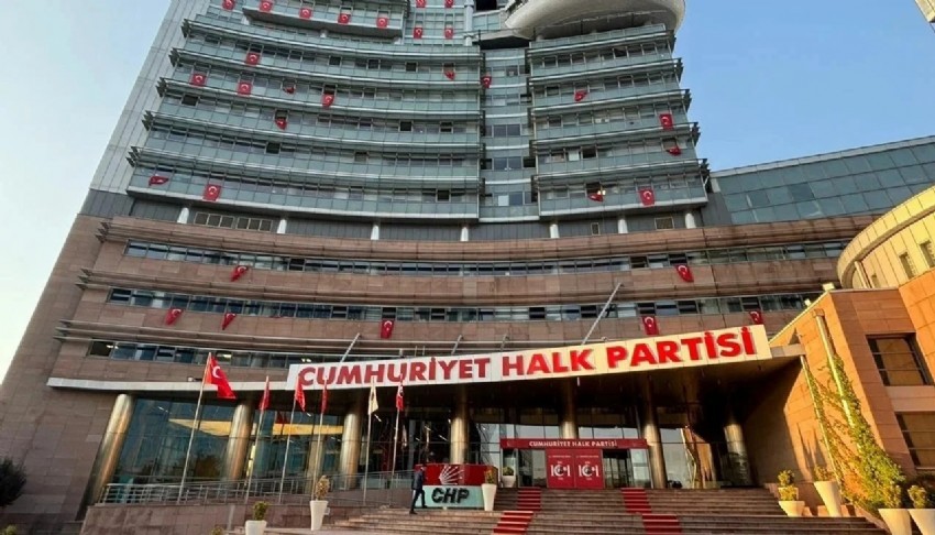 CHP'de genel başkanlık yarışında ilk adaylık açıklaması geldi