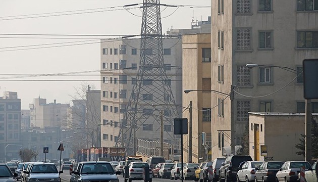 İran'da enerji krizi derinleşiyor: Devlet daireleri kararı...