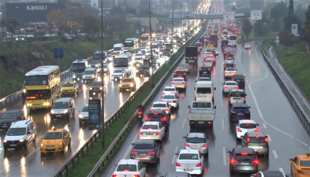 İstanbul'da yoğun trafik... Yüzde 80'e yaklaştı