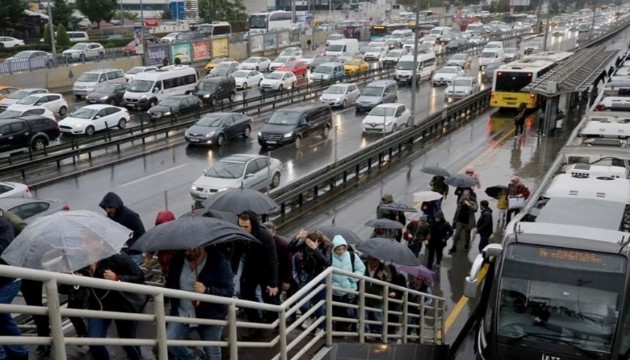 İstanbul'da trafik durma noktasına geldi!