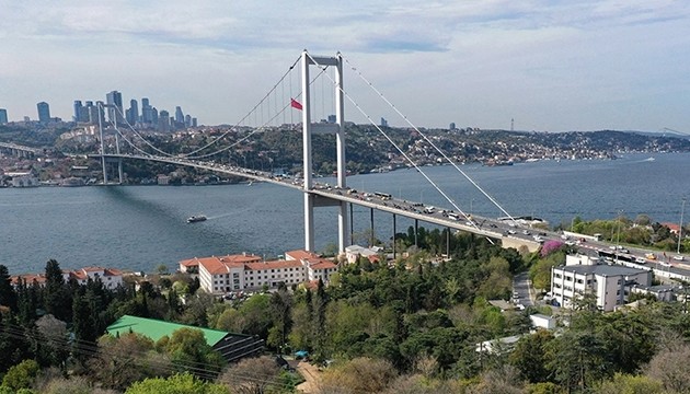 Boğaz'da gemi trafiği askıya alındı