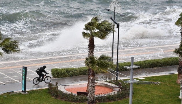 İzmir için fırtına ve kuvvetli sağanak uyarısı