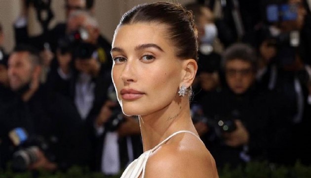 Hailey Baldwin tarzıyla gündem oldu!