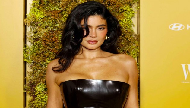 Kylie Jenner yine rekor kırdı! Giyim markası sadece 1 saatte tükendi