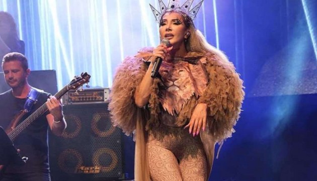 Hande Yener'den sert çıkış! İran'a git, orada yaşa