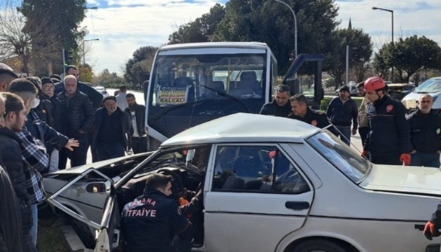 Adana'da feci kaza: 9 kişi yaralı