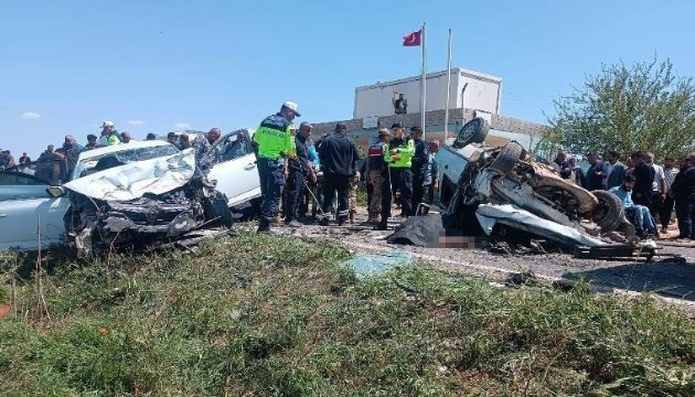 Feci kaza: Ölüler ve yaralılar var!