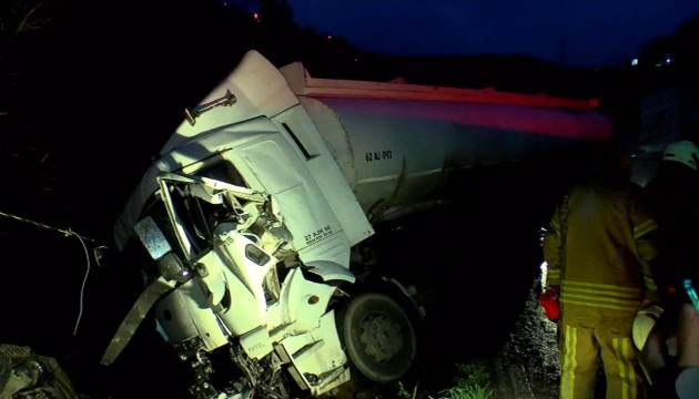 Sarıyer'de kamyonla tanker çarpıştı: 1 ölü!