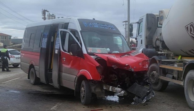 Eskişehir'de feci kaza: 12 yaralı