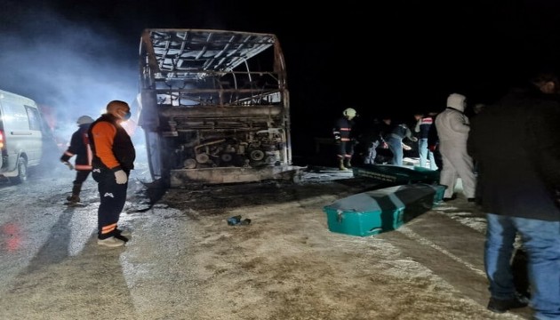 Mersin'de korkunç kaza: 3 ölü, 20 yaralı