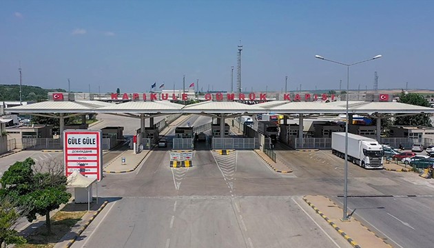 Gurbetçilerin yurda gelişi sürüyor