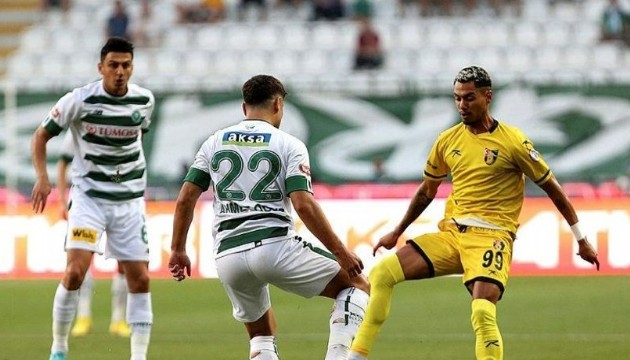 Süper Lig'de olaylı açılış maçı! Konyaspor ve İstanbulspor yenişemedi