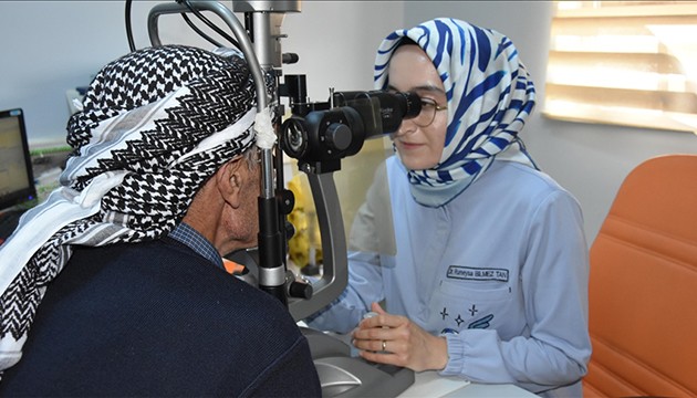 64 yaşındaki hastaya kornea nakli