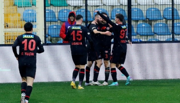 Karagümürk, Kayserispor'a acımadı! Marcus Rohden hat-trick yaptı