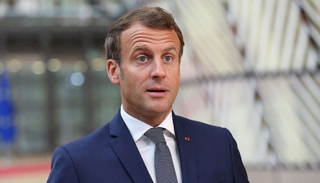 Macron'un seçim mitingi alay konusu oldu