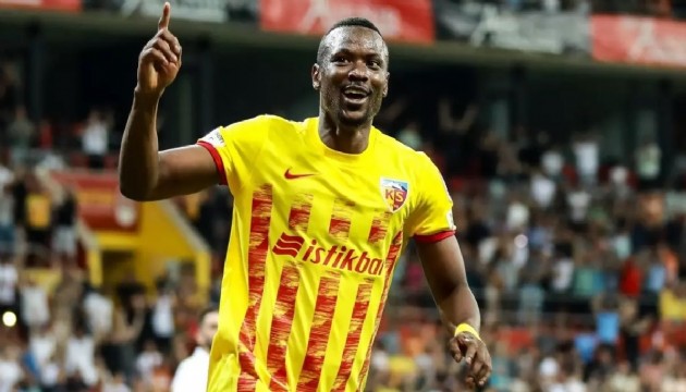 Kayserispor'u Mame Thiam taşıyor