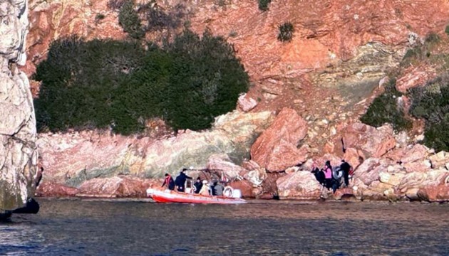 Göçmenleri Yunanistan diye Marmaris’e bıraktılar