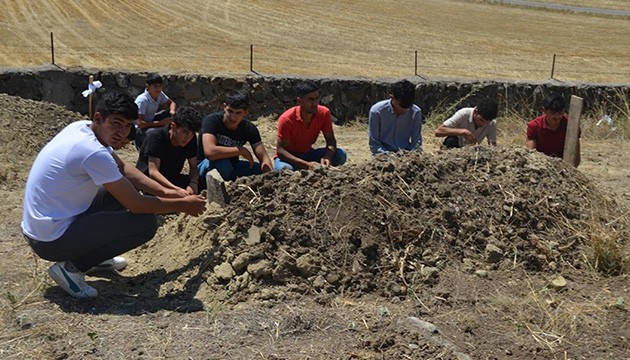 Muş’tan acı haber: Yan yana toprağa verildiler