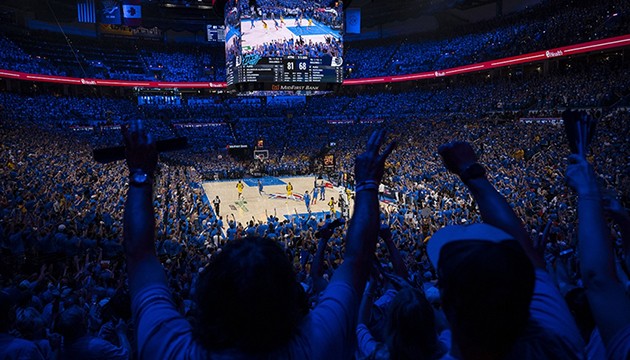 Knicks ve Spurs finale kaldı